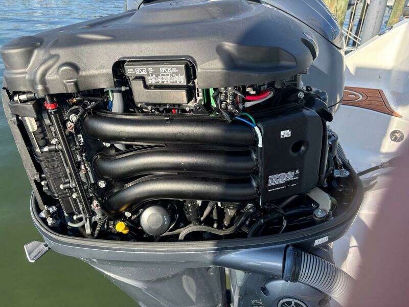 27ft Sea Hunt Yacht For Sale