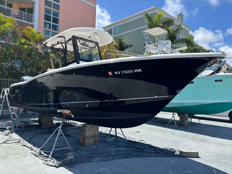 27' 2022 Sea Hunt Ultra 275 SE