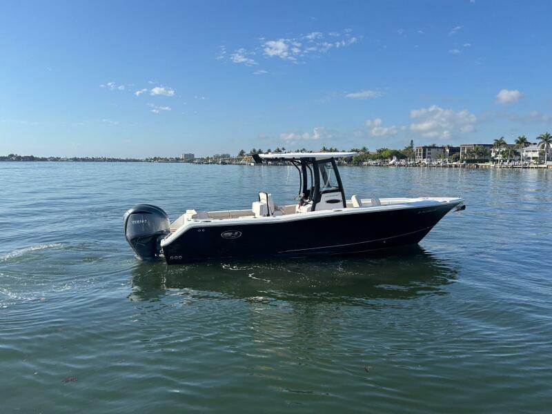 27' 2022 Sea Hunt Ultra 275 SE
