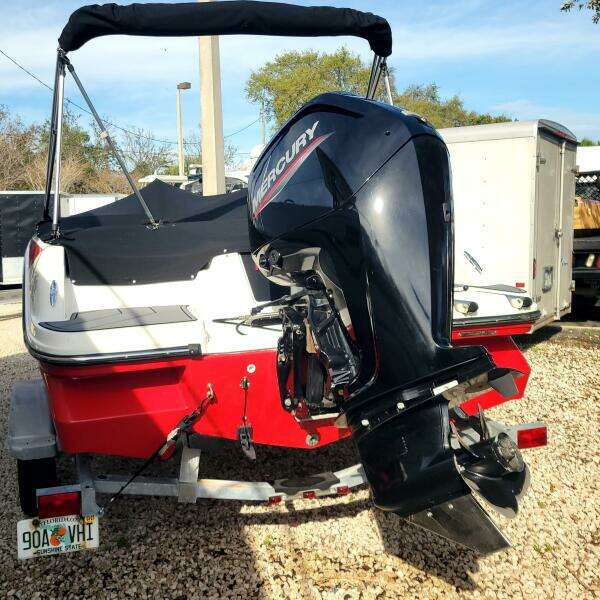 17ft Bayliner Yacht For Sale