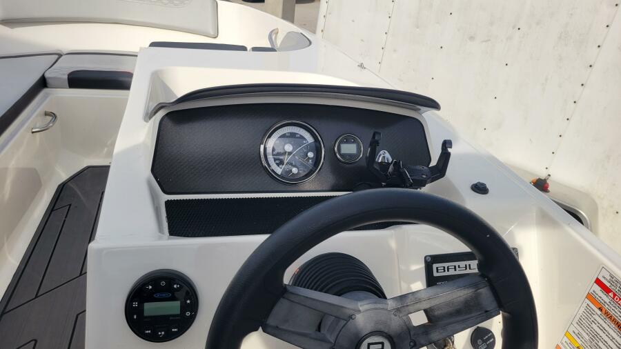 17' 2022 Bayliner Element M17