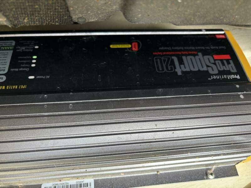 Neon Leon 30ft Hunter Yacht For Sale