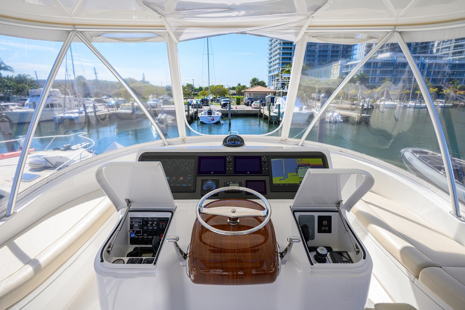 Viking 42 - Bella Vita - Flybridge