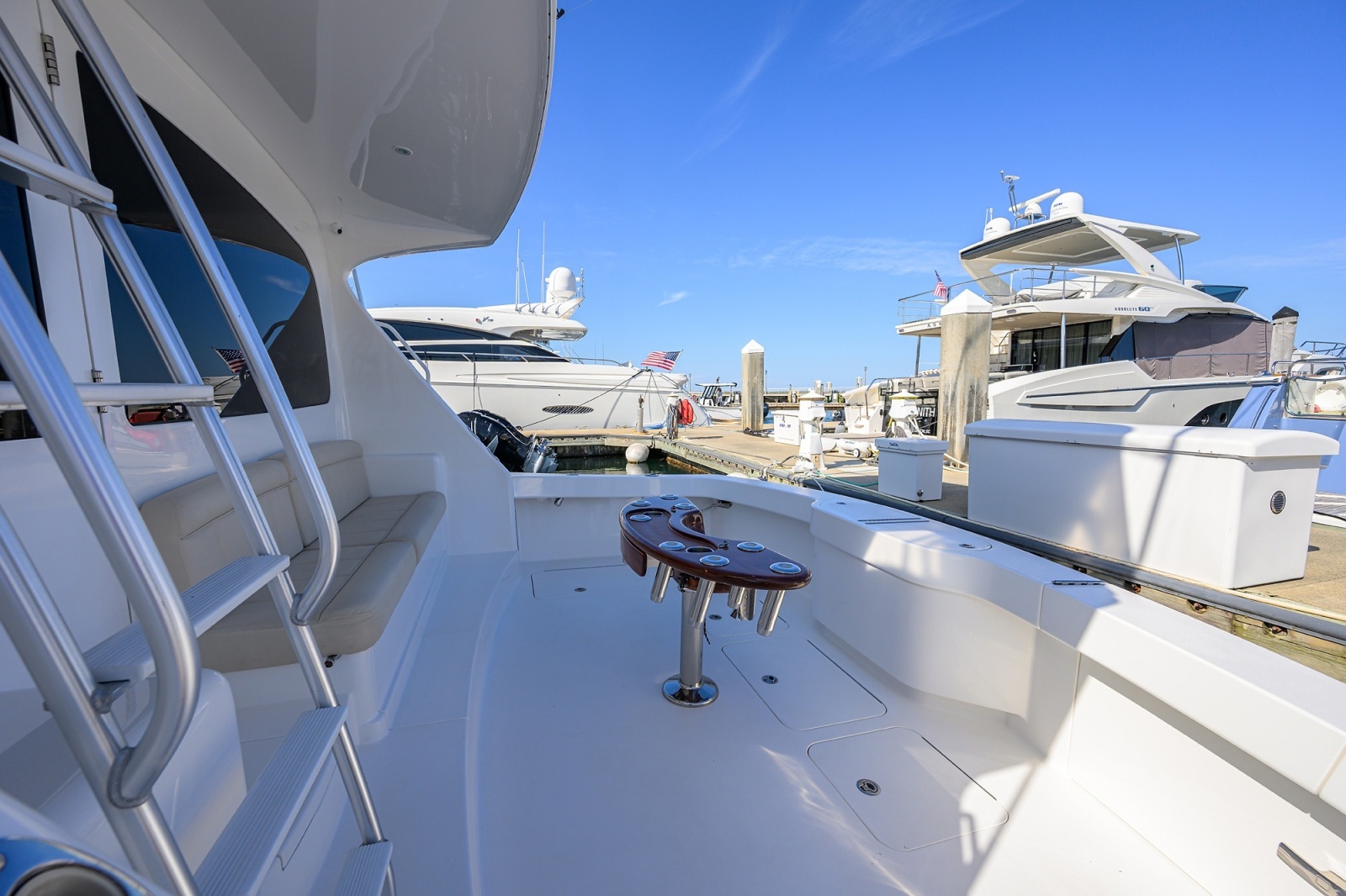 Viking 42 - Bella Vita - Cockpit