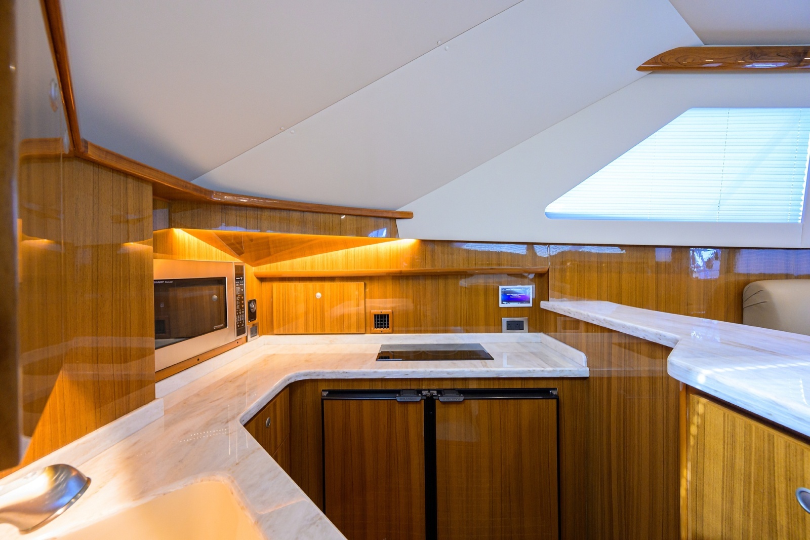 Viking 42 - Bella Vita - Galley