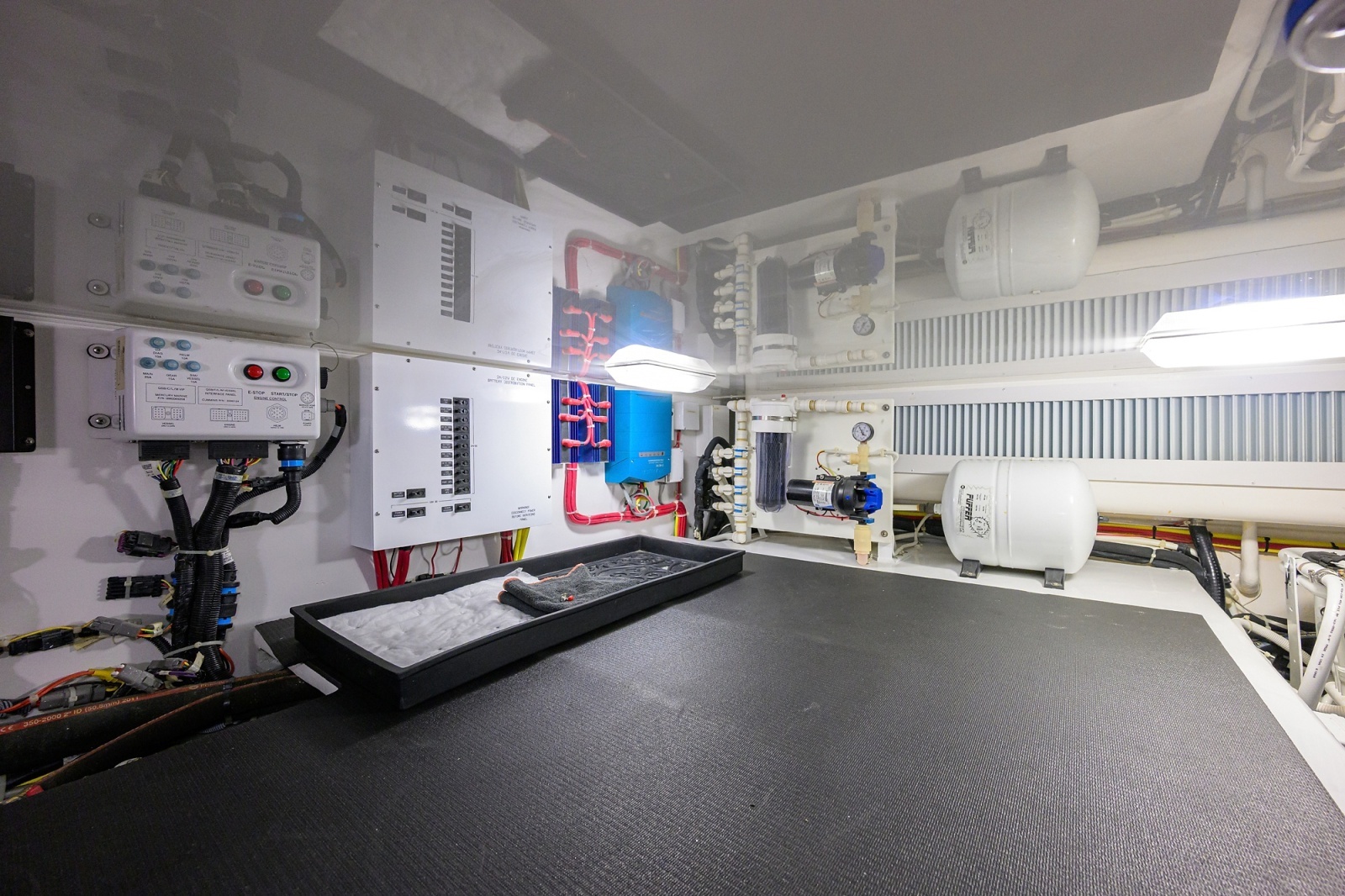 Viking 42 - Bella Vita - Engine Room