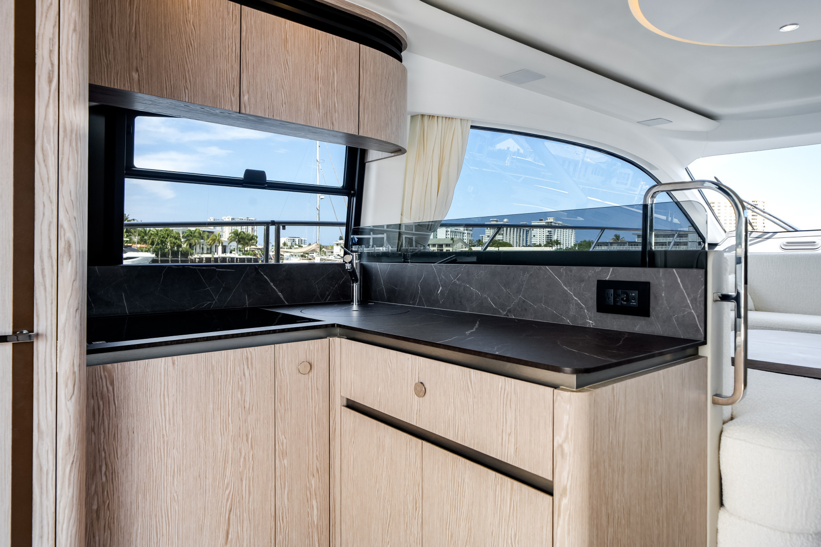 53ft Azimut Yacht For Sale