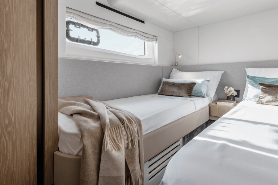 53ft Azimut Yacht For Sale