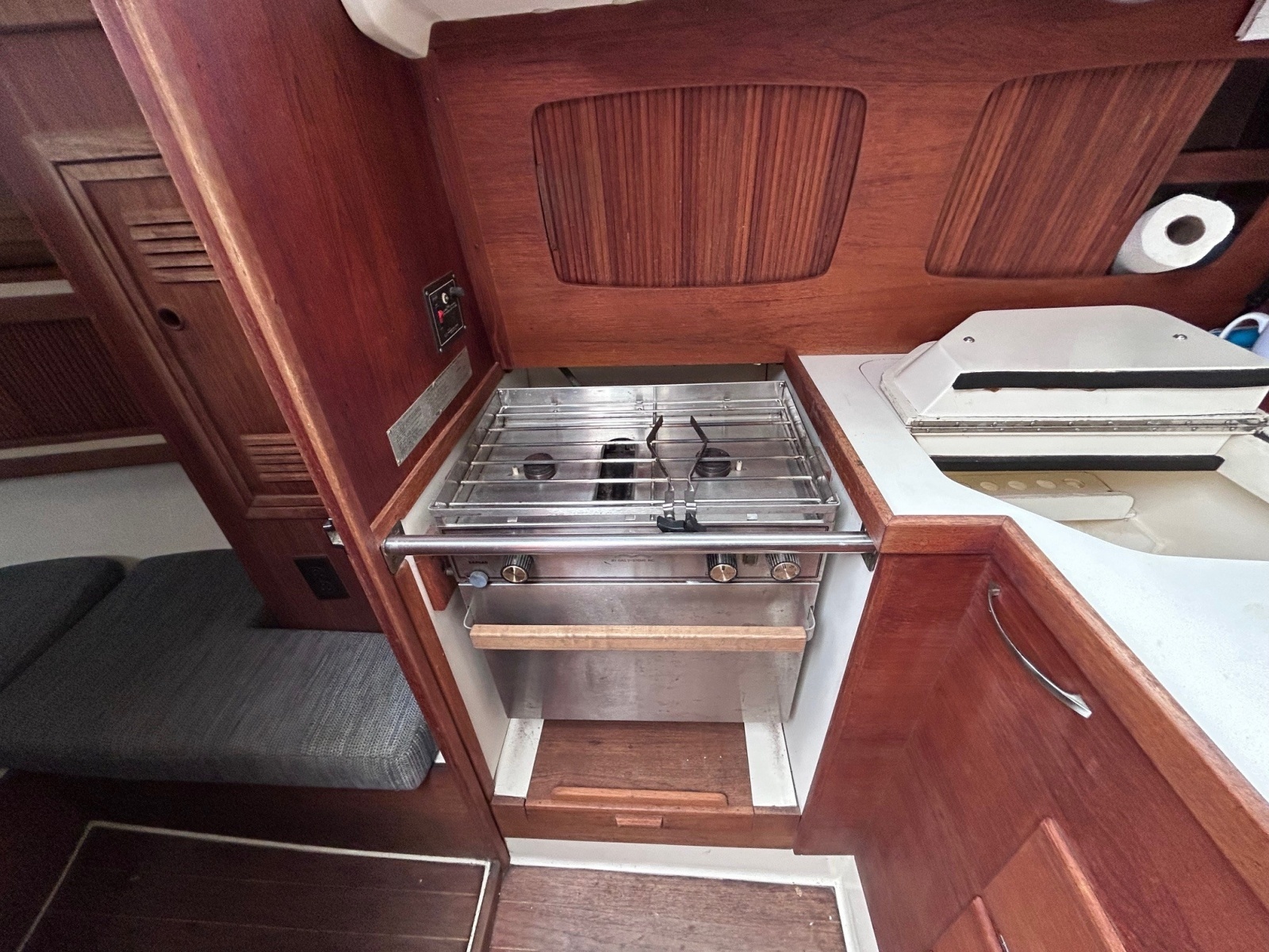 Heritage 34ft Sabre Yacht For Sale