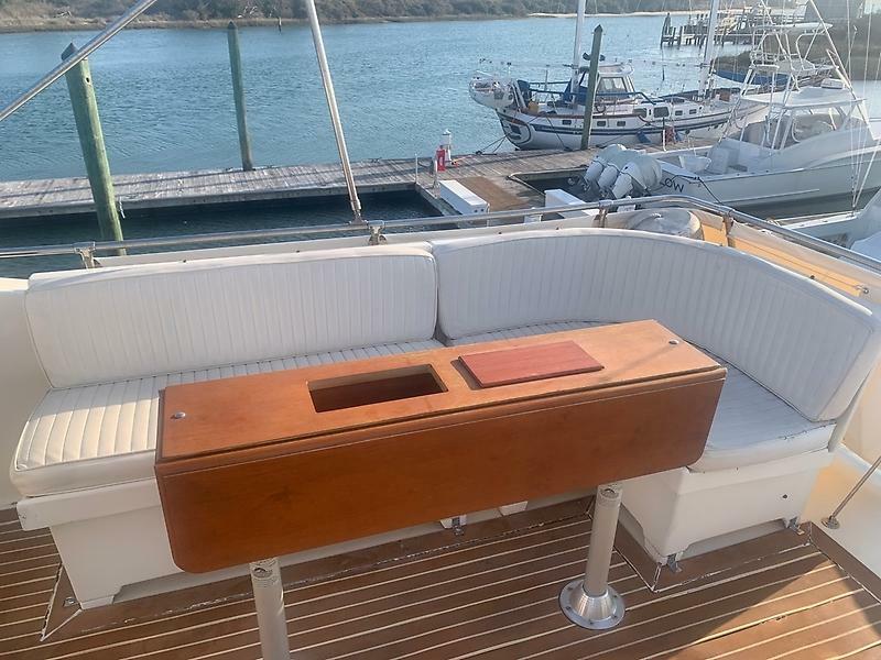 1984 Hatteras 53 — 0005608091