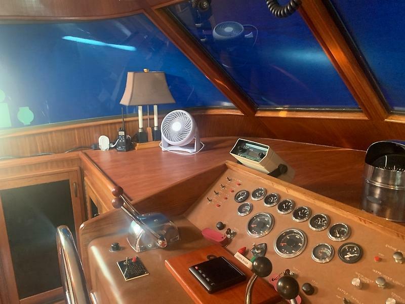 1984 Hatteras 53 — 0005607979