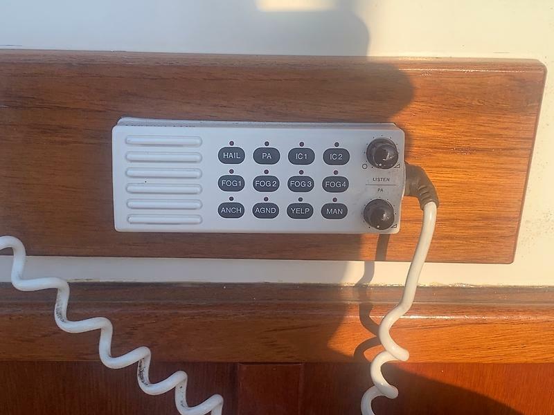 1984 Hatteras 53 — 0005608114
