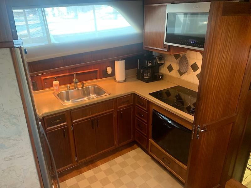 1984 Hatteras 53 — 0005607996