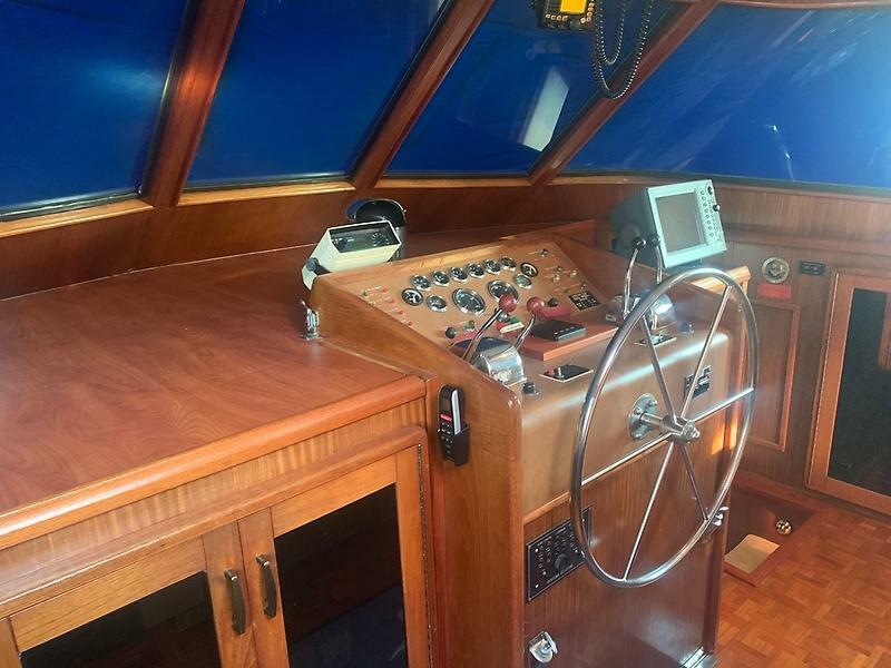 1984 Hatteras 53 — 0005607971