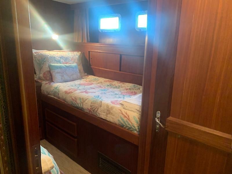 1984 Hatteras 53 — 0005608006