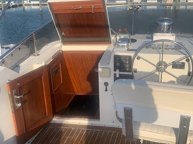 1984 Hatteras 53 — 0005608100