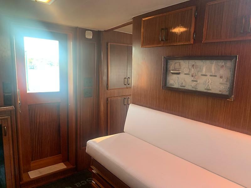 1984 Hatteras 53 — 0005607973