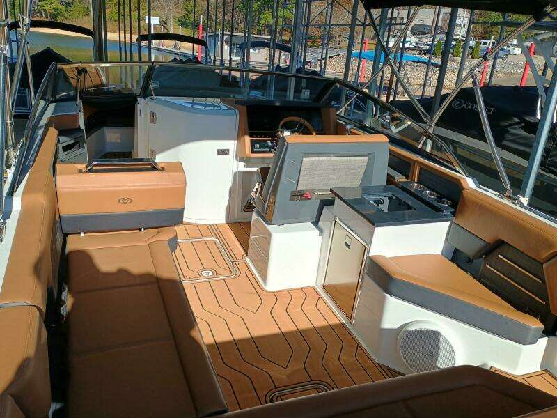 29ft Cobalt Yacht For Sale