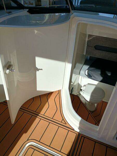 29ft Cobalt Yacht For Sale