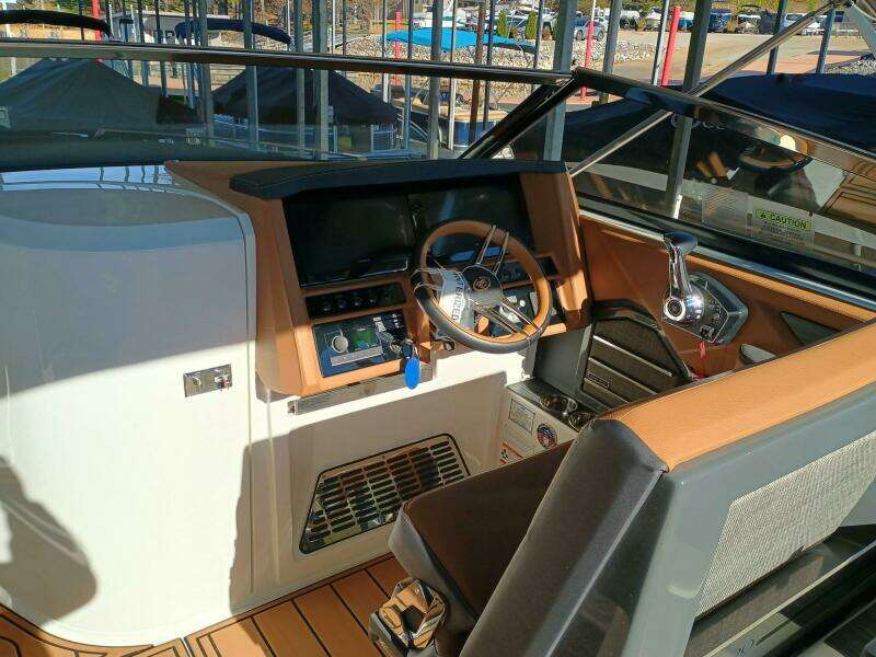 29ft Cobalt Yacht For Sale