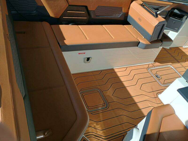 29ft Cobalt Yacht For Sale