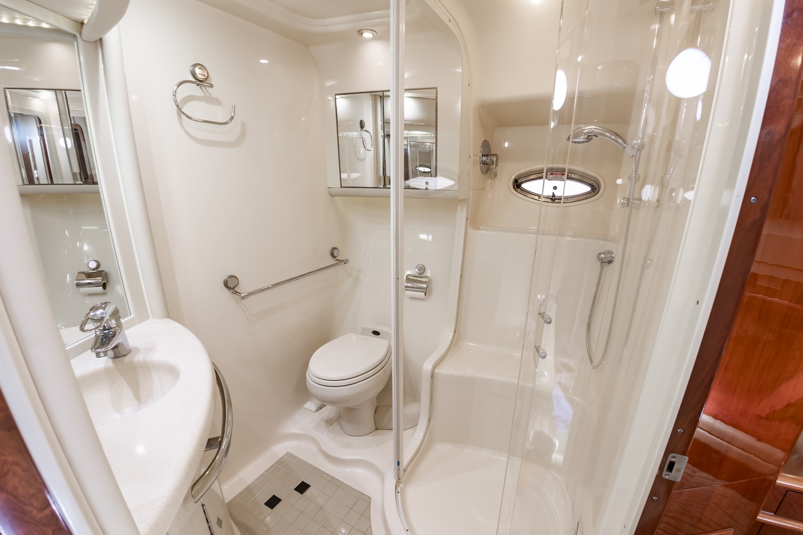 58SeaRay560_049