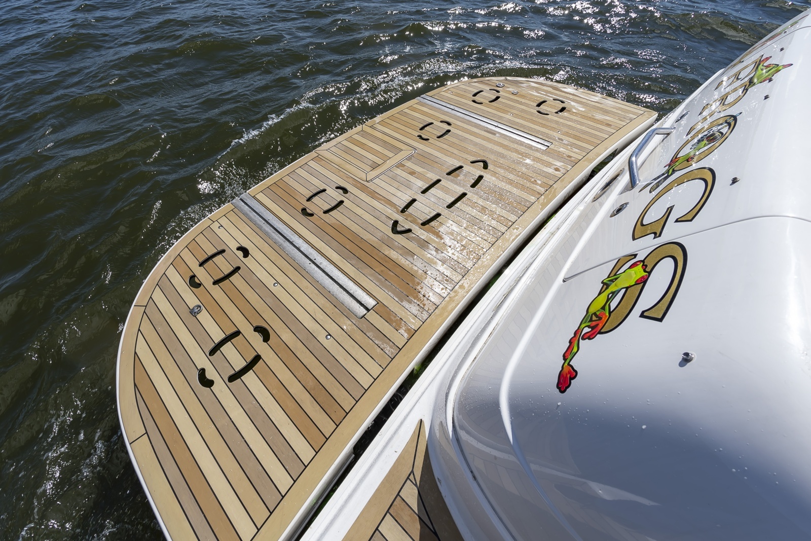 58SeaRay560_012