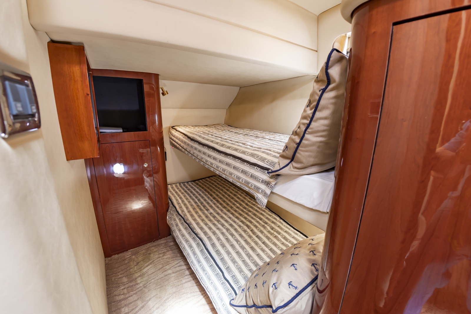56' 2002 Sea Ray 560 Sedan Bridge