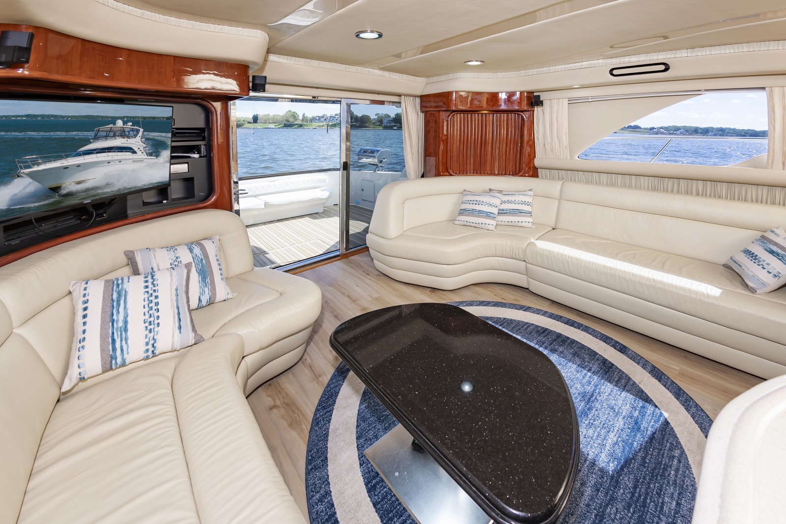 56' 2002 Sea Ray 560 Sedan Bridge
