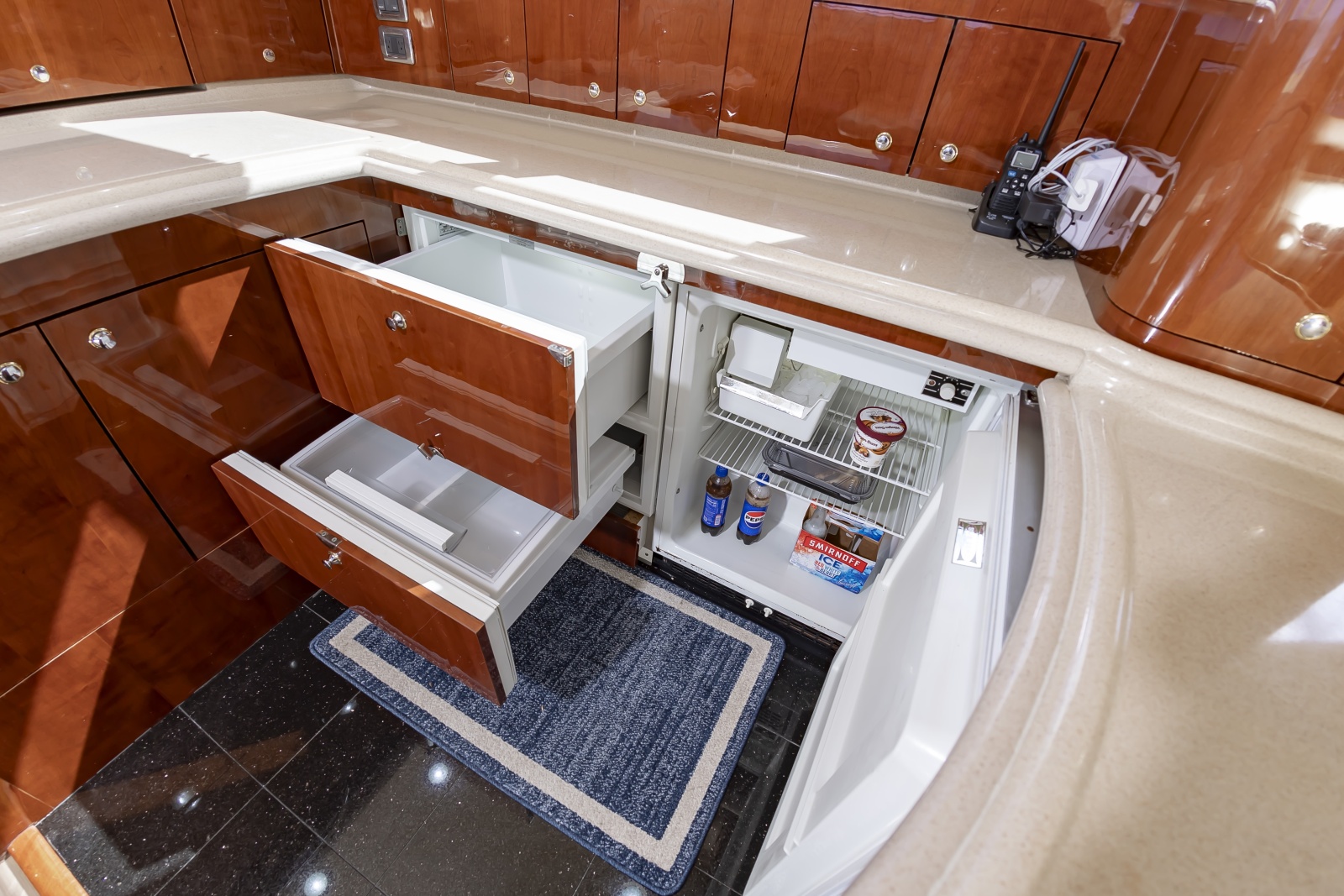 56' 2002 Sea Ray 560 Sedan Bridge