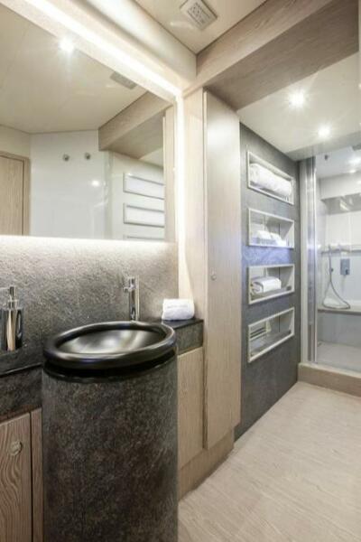 65' 2018 Ferretti Yachts 