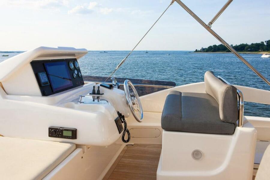 65' 2018 Ferretti Yachts 