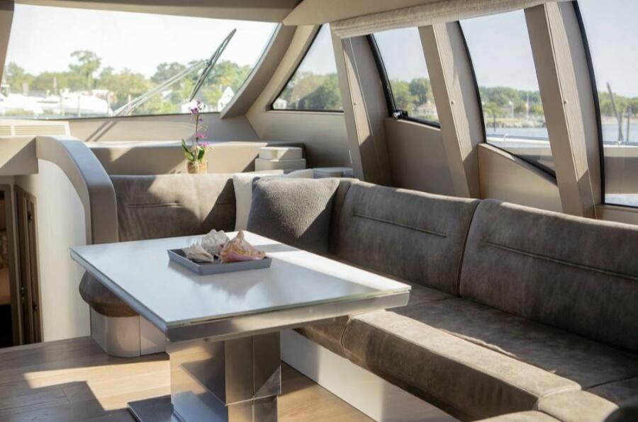 65' 2018 Ferretti Yachts 