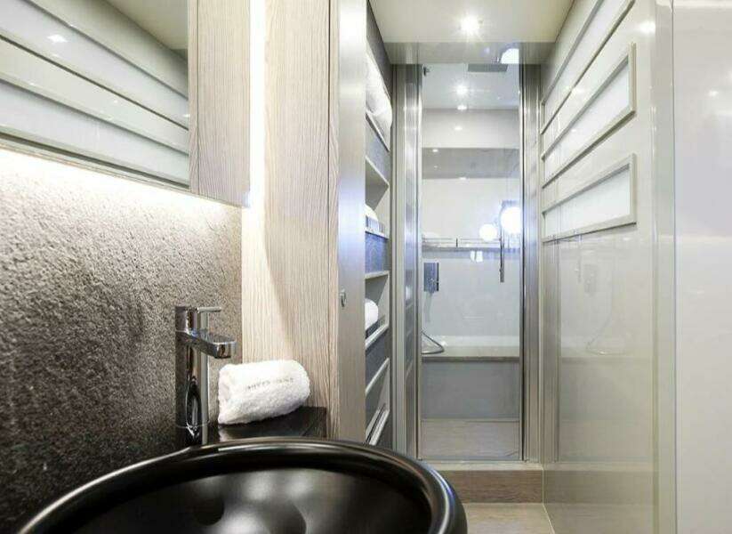 65ft Ferretti Yachts Yacht For Sale