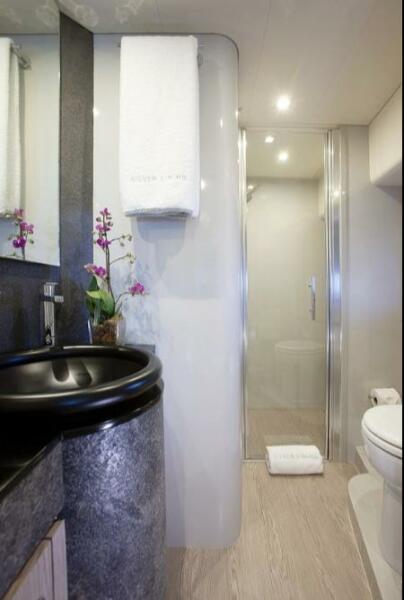 65' 2018 Ferretti Yachts 