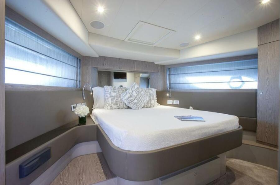 65' 2018 Ferretti Yachts 
