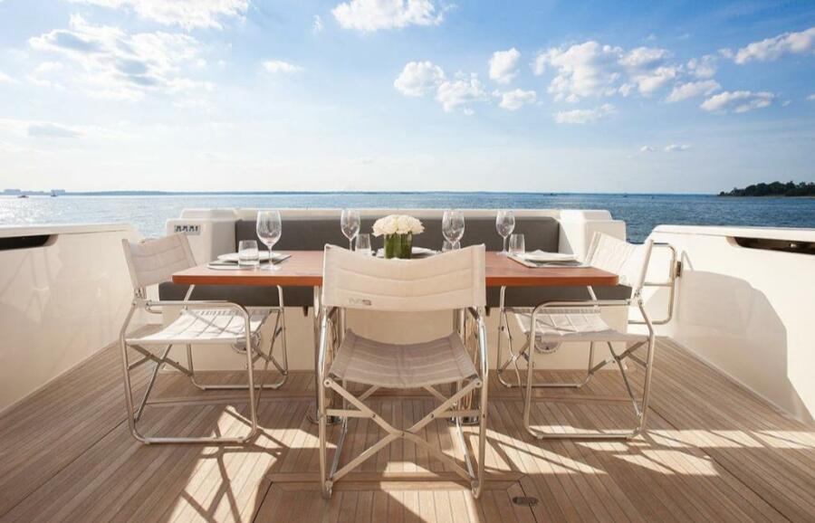 65' 2018 Ferretti Yachts 