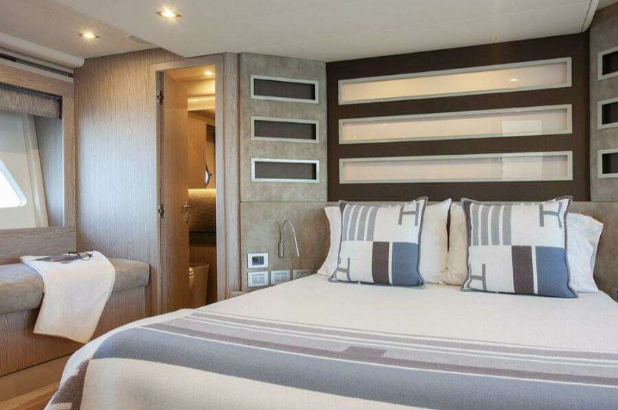 65ft Ferretti Yachts Yacht For Sale