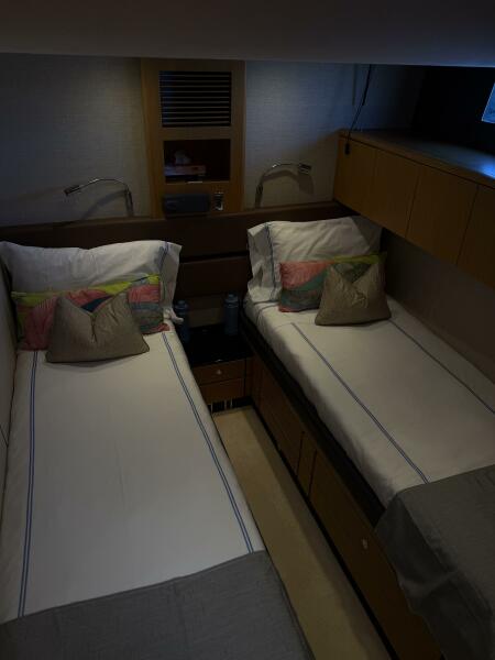78' 2014 Fairline 