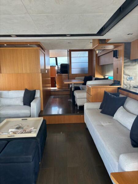 78' 2014 Fairline 