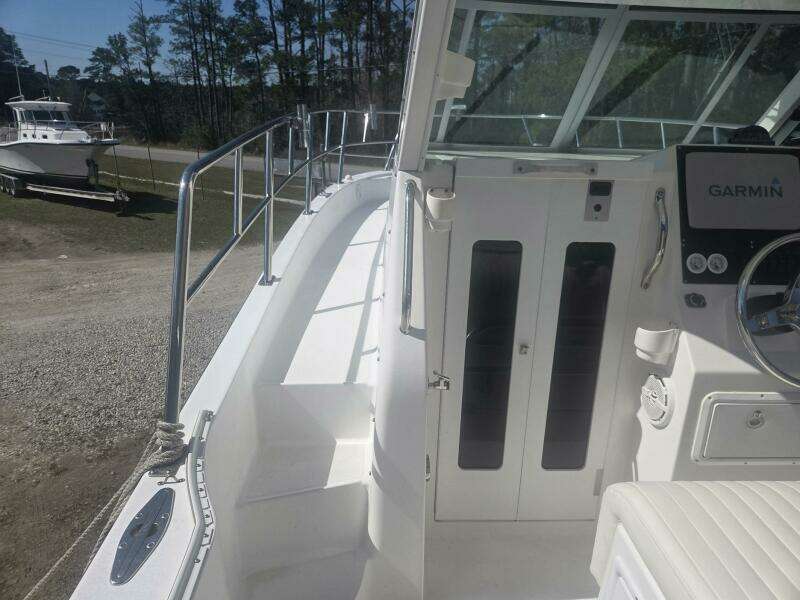 Smooth Operator 28ft True World Marine Yacht For Sale