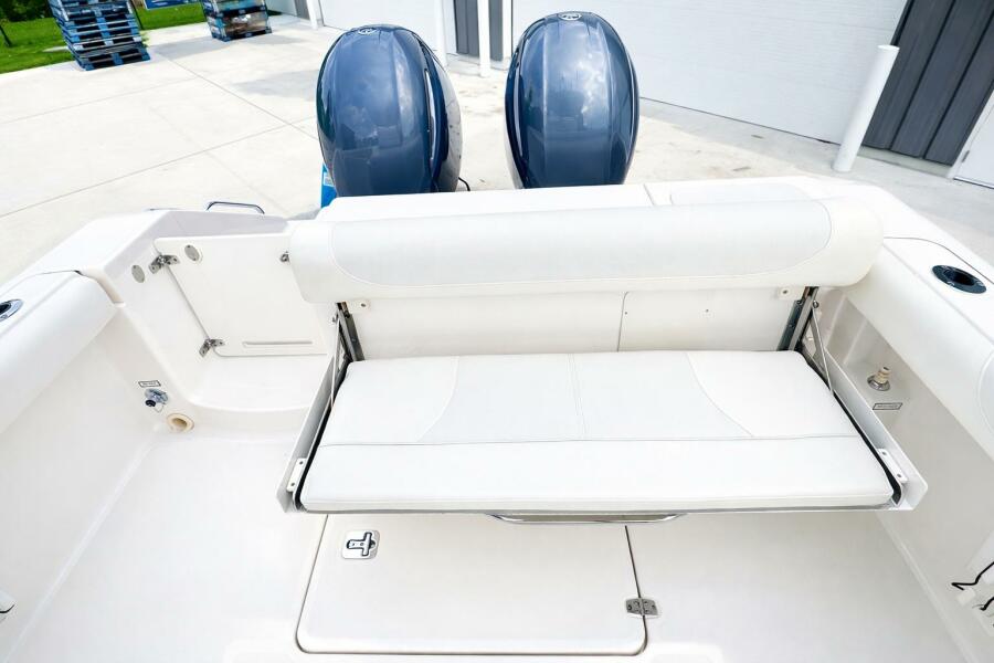 26' 2017 Pursuit C 260 Center Console