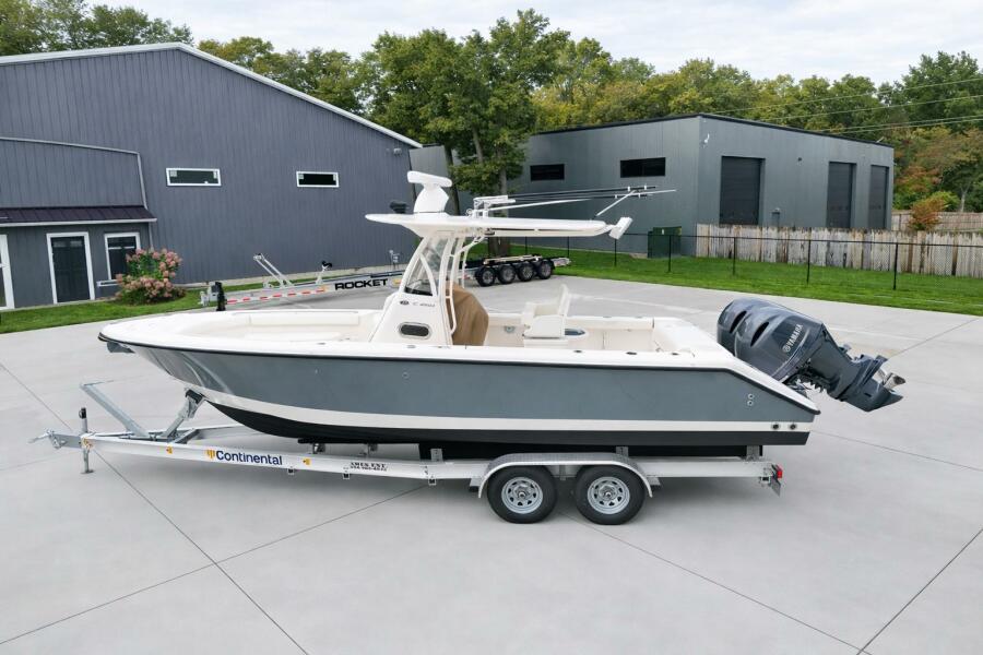 26' 2017 Pursuit C 260 Center Console