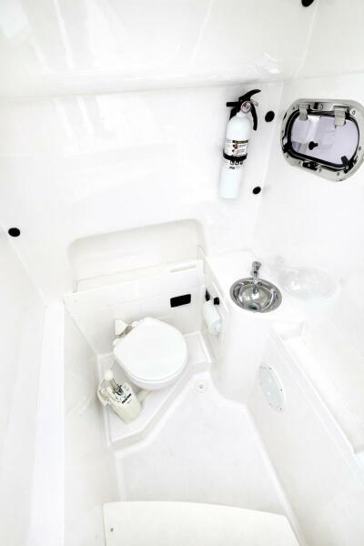 26' 2017 Pursuit C 260 Center Console