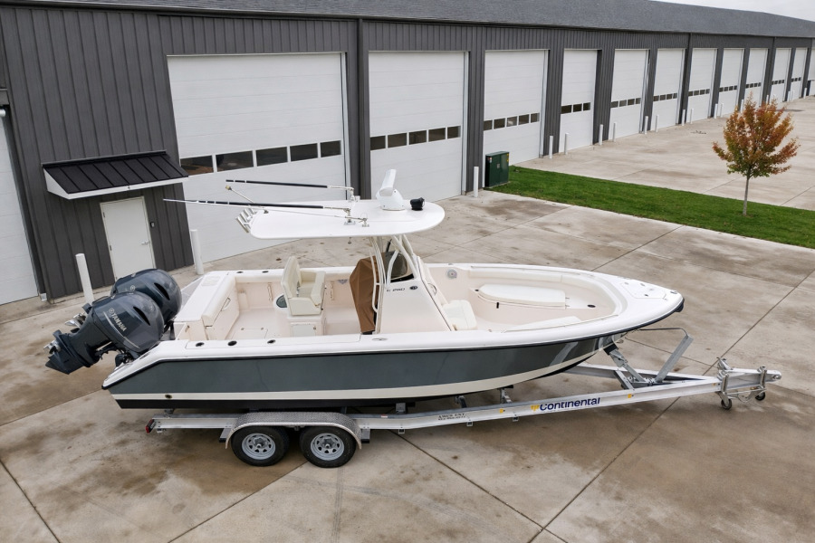 26' 2017 Pursuit C 260 Center Console
