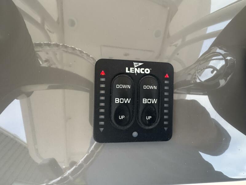 26' 2017 Pursuit C 260 Center Console