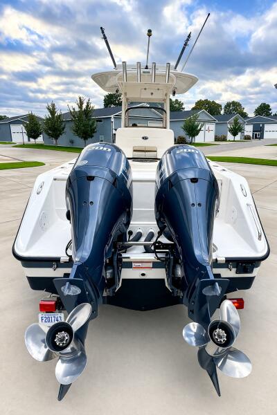 26' 2017 Pursuit C 260 Center Console