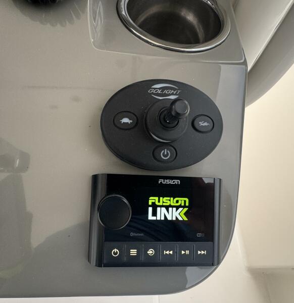 26' 2017 Pursuit C 260 Center Console