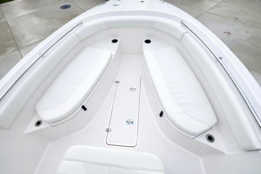 26' 2017 Pursuit C 260 Center Console