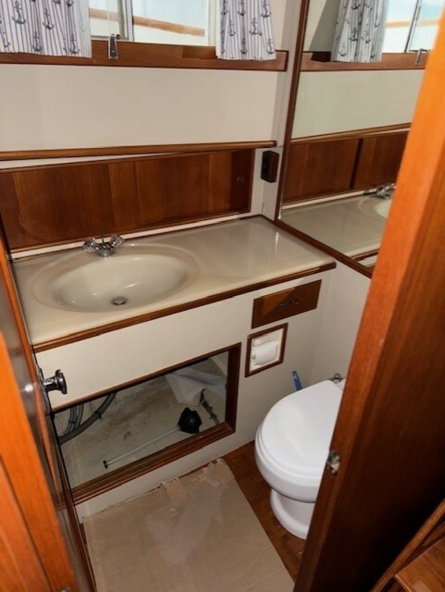 46' 1990 Grand Banks Classic